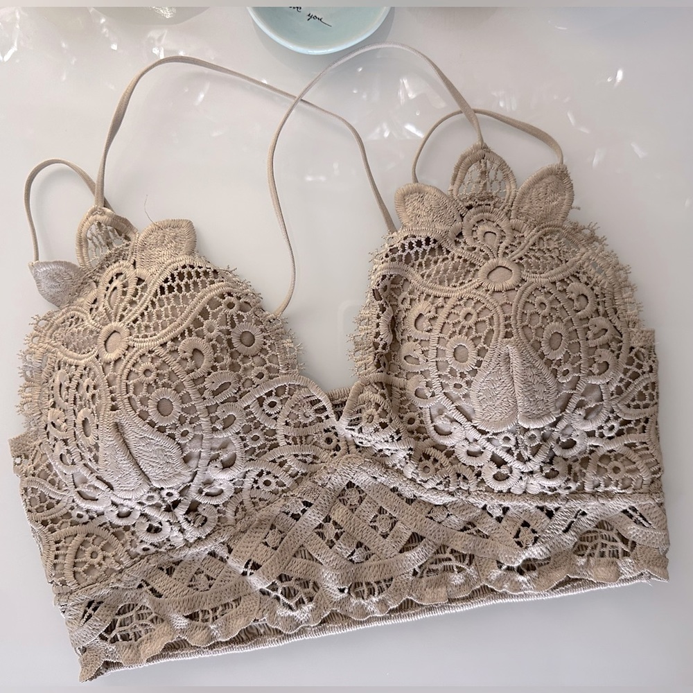 NWOT Wishlist Lace Bralette - Never Worn